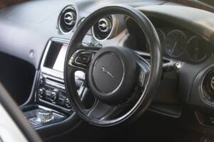 Immagine 30/37 di Jaguar XJ 5.0 (2011)