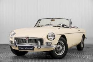 Image 3/50 of MG MGB (1964)