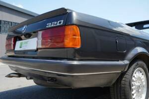 Image 12/19 de BMW 320i (1989)