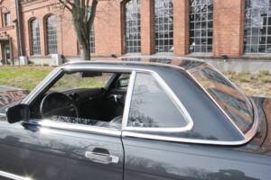 Image 14/17 of Mercedes-Benz 300 SL (1989)