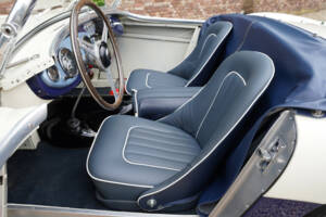 Image 13/50 of Austin-Healey 100&#x2F;4 (BN1) (1953)