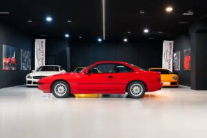 Image 2/33 of BMW 850i (1991)