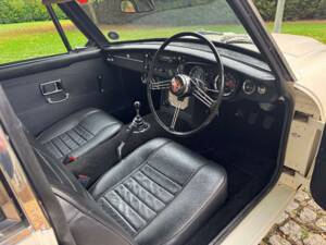 Bild 18/30 von MG MGC GT (1969)
