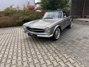 Image 3/36 of Mercedes-Benz 280 SL (1968)