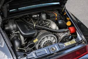 Bild 36/41 von Porsche 911 Carrera 2 (1990)