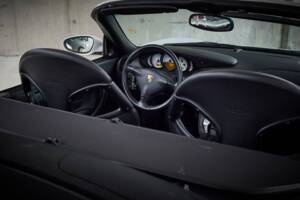 Imagen 52/98 de Porsche 911 Carrera 4S (2004)