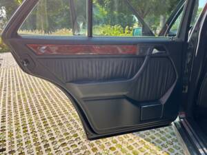 Imagen 13/20 de Mercedes-Benz 500 E (1992)