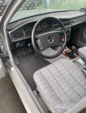Image 8/12 of Mercedes-Benz 190 D 2.5 (1990)
