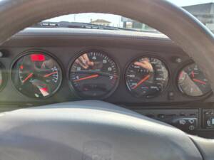 Bild 29/33 von Porsche 911 Carrera 4S (1996)