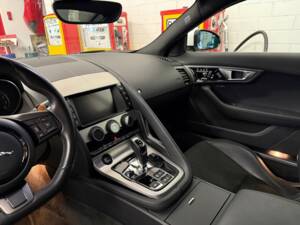 Afbeelding 9/18 van Jaguar F-Type (2017)