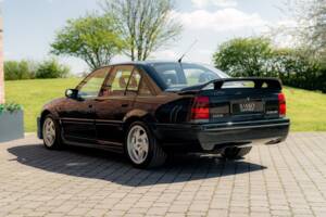 Image 74/75 of Lotus Carlton (1991)