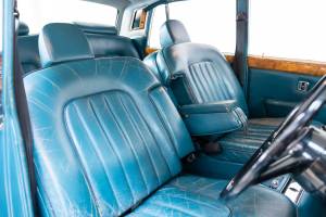 Image 21/40 de Rolls-Royce Silver Shadow II (1977)