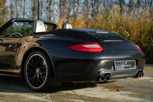 Image 32/50 of Porsche 911 Carrera GTS (2011)