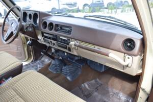Image 14/24 of Toyota Land Cruiser FJ 60 (1984)
