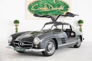 Image 1/9 of Mercedes-Benz 300 SL "Gullwing" (1956)
