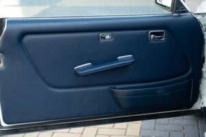 Image 20/62 of Mercedes-Benz 280 CE (1982)