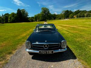 Image 53/55 of Mercedes-Benz 230 SL (1967)