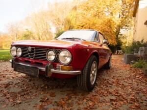 Image 13/28 of Alfa Romeo 2000 GT Veloce (1972)