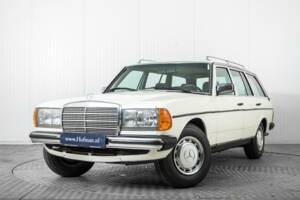 Bild 3/50 von Mercedes-Benz 230 TE (1984)