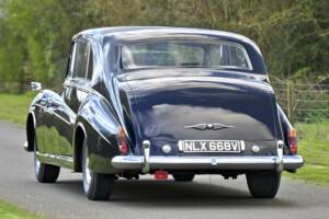 Image 15/50 of Rolls-Royce Phantom V James Young (1964)