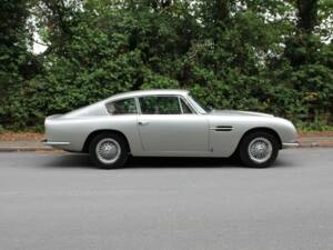 Imagen 7/18 de Aston Martin DB 6 (1966)