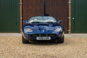 Image 35/50 of Jaguar XKR (2000)