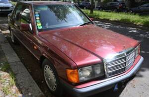 Bild 2/4 von Mercedes-Benz 190 E 1.8 Avantgarde "Rosso" (1993)