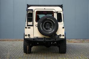 Bild 16/58 von Land Rover Defender 110 (2013)