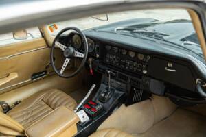 Bild 27/50 von Jaguar E-Type V12 (2+2) (1971)