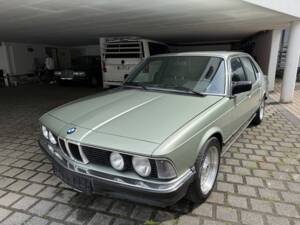 Bild 1/15 von BMW 735i (1984)