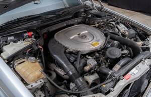 Bild 34/35 von Mercedes-Benz 560 SEC (1988)