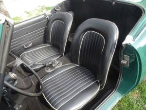 Image 20/49 of Triumph Spitfire Mk II (1965)