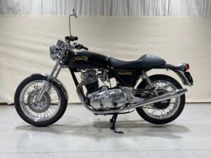 Image 5/16 of Norton Commando 850 Roadster (1975)