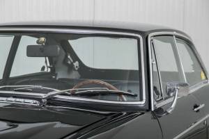 Image 27/50 of MG MGC GT (1969)