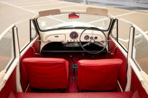Image 20/22 of Morris Minor 1000 (1958)