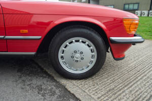 Image 29/29 of Mercedes-Benz 500 SL (1989)