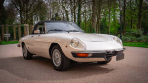 Image 9/13 of Alfa Romeo 2000 Spider Veloce (1979)