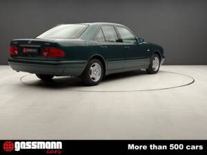Imagen 6/15 de Mercedes-Benz E 220 Diesel (1997)