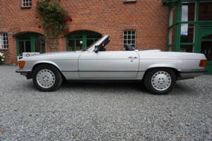 Afbeelding 2/23 van Mercedes-Benz 280 SL (1983)