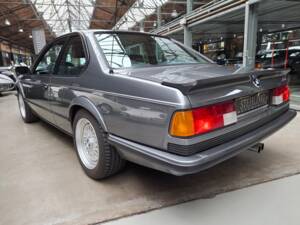 Image 32/33 of BMW M 635 CSi (1987)