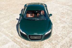 Image 8/33 of Audi R8 (2007)