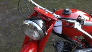 Immagine 34/41 di Moto Guzzi Motoleggera 65 (1952)