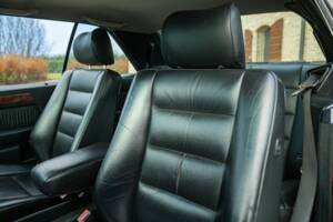 Image 47/50 of Mercedes-Benz 300 CE-24 (1991)