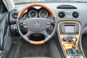 Immagine 42/50 di Mercedes-Benz SL 600 (2004)