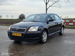 Imagen 11/35 de Toyota Avensis 1.8 VVT-i (2003)
