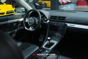 Image 16/22 of Audi RS4 Avant (2007)