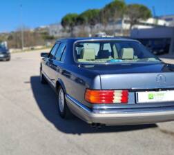 Image 14/50 of Mercedes-Benz 300 SE (1990)