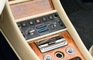 Image 33/50 of Rolls-Royce Corniche S (1995)