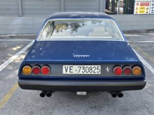 Image 7/77 of Ferrari 365 GT4 2+2 (1975)