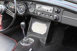 Image 9/49 of MG MGB (1966)
